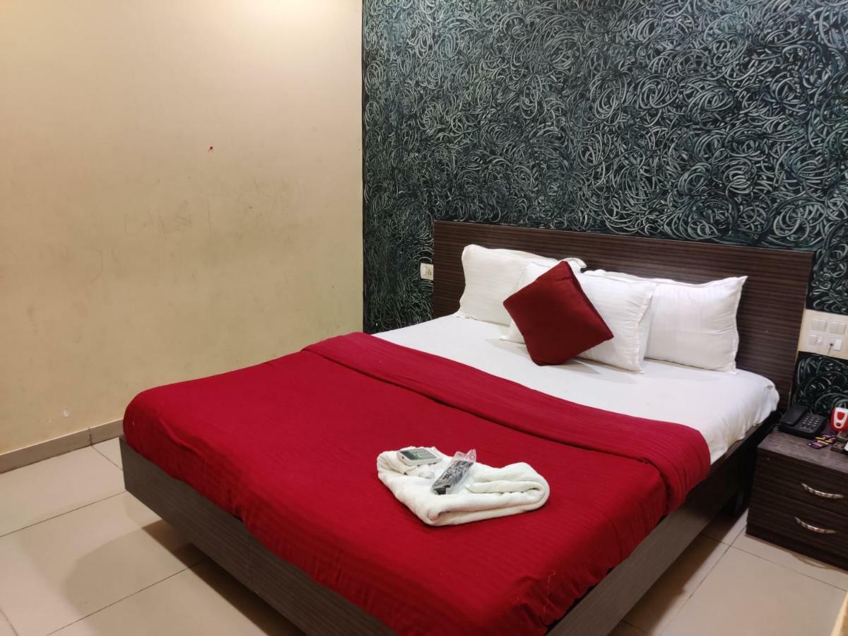 Hotel O Golden Sagar Mumbai Exteriör bild